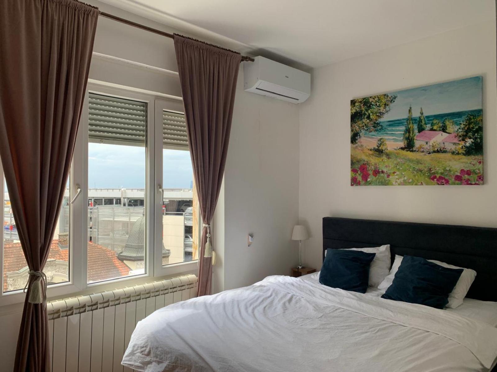 City Center Crown Apartment Belgrado Buitenkant foto